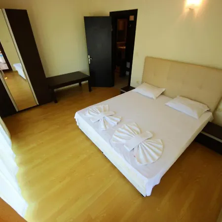 Apartamento Saint George Palace - *